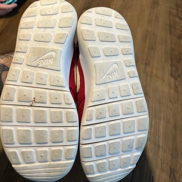 Nike Roshe one Red Youth size 1 - Picture 4 of 8